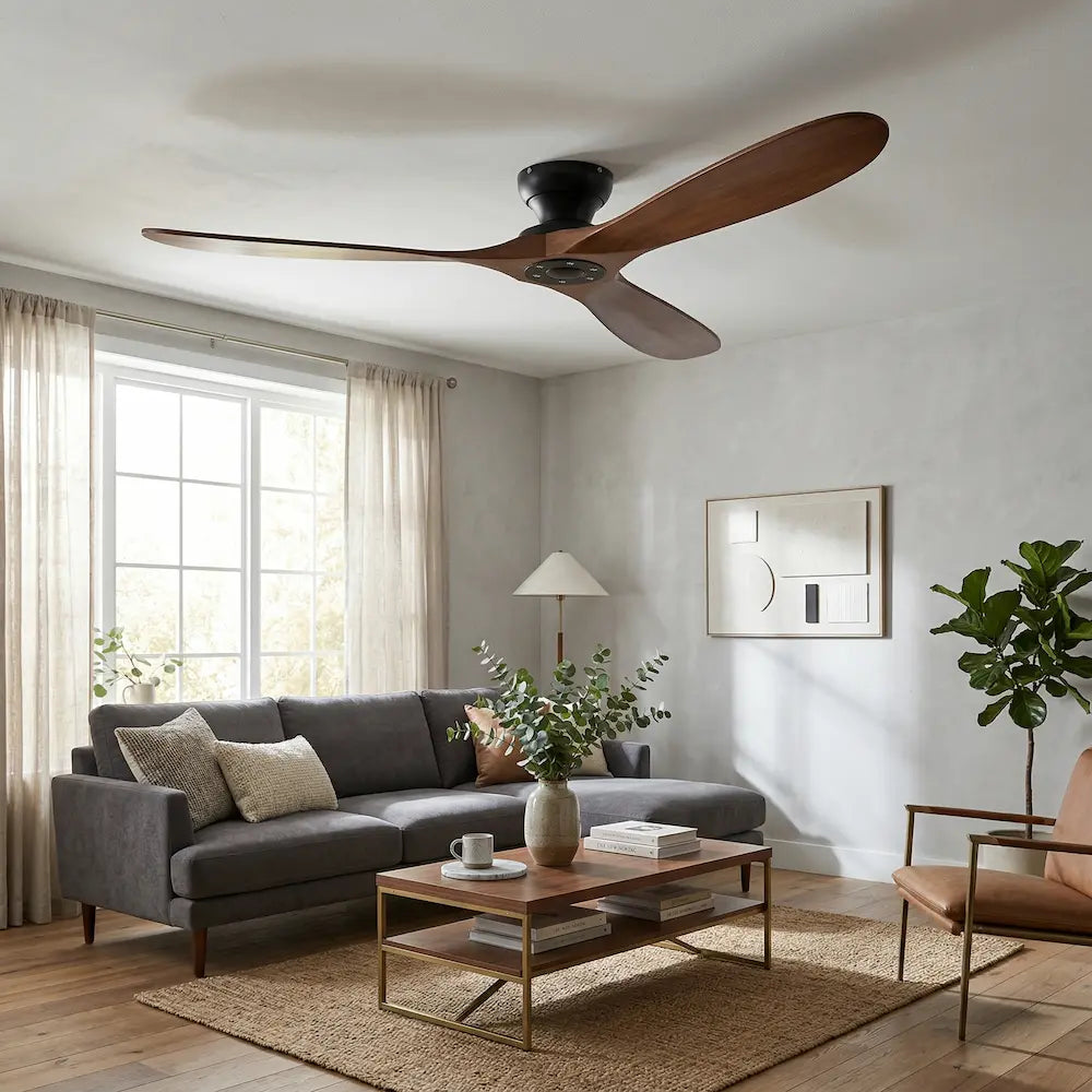 ventilateur de plafond silencieux en bois massif foncé avec télécommande sans éclairage led dans salon moderne
