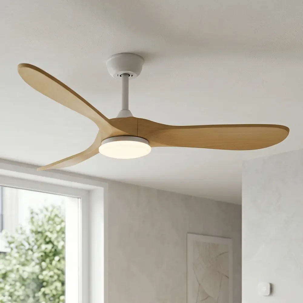 ventilateur de plafond silencieux vintage en bois naturel avec éclairage led dans salon