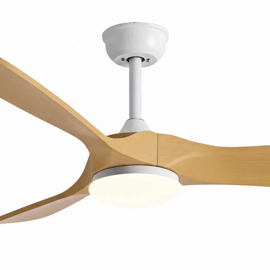 zoom d'un ventilateur de plafond silencieux vintage en bois naturel avec éclairage led